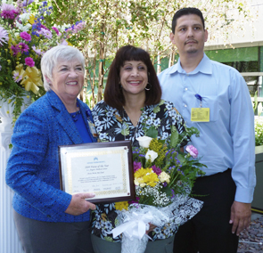 Anna Marie McCloud, RN, was chosen as the 2009 Nurse of the Year Anna Marie McCloud, RN - LAMC 2009 NOY